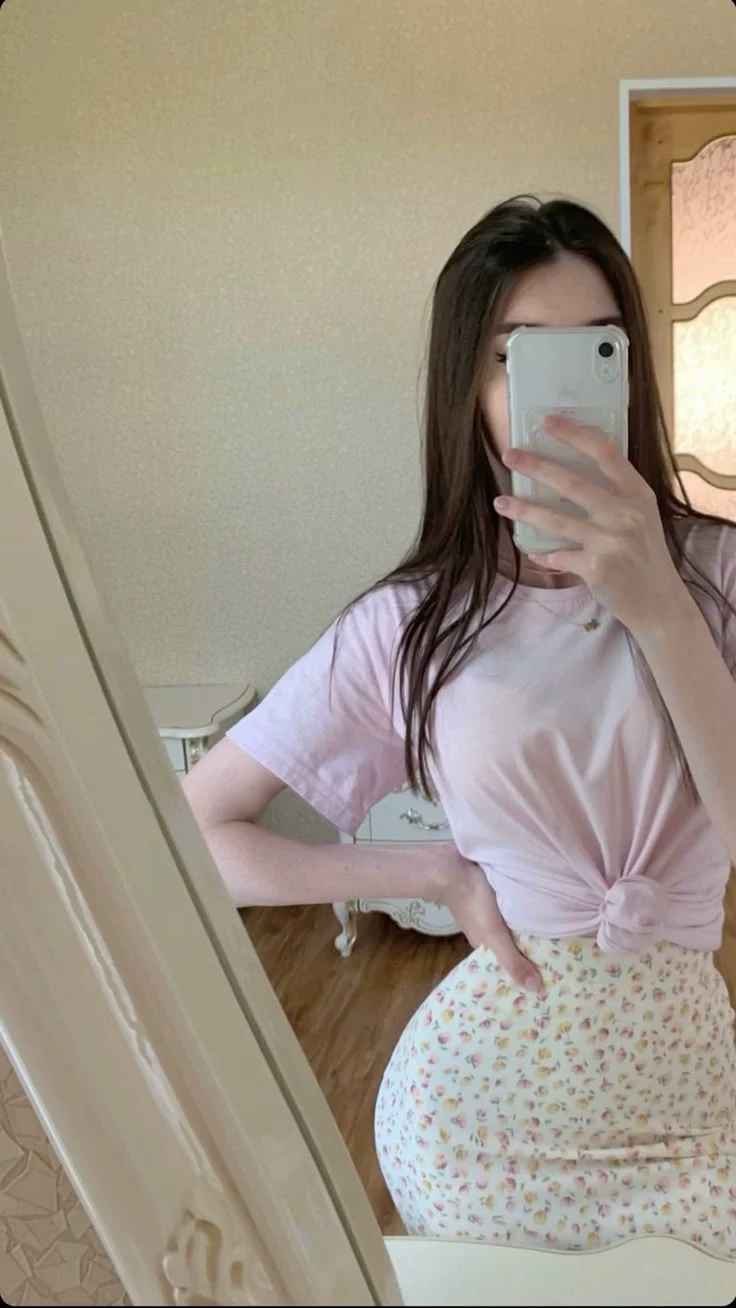 valeria thumbnail