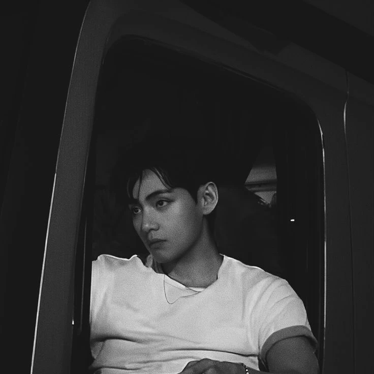 Kim Taehyung thumbnail
