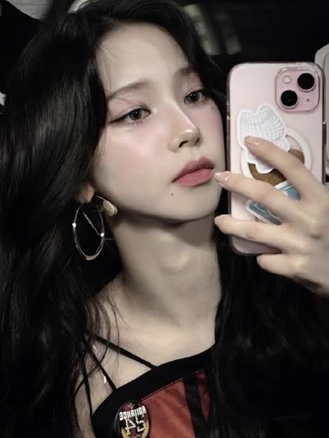 Karina thumbnail