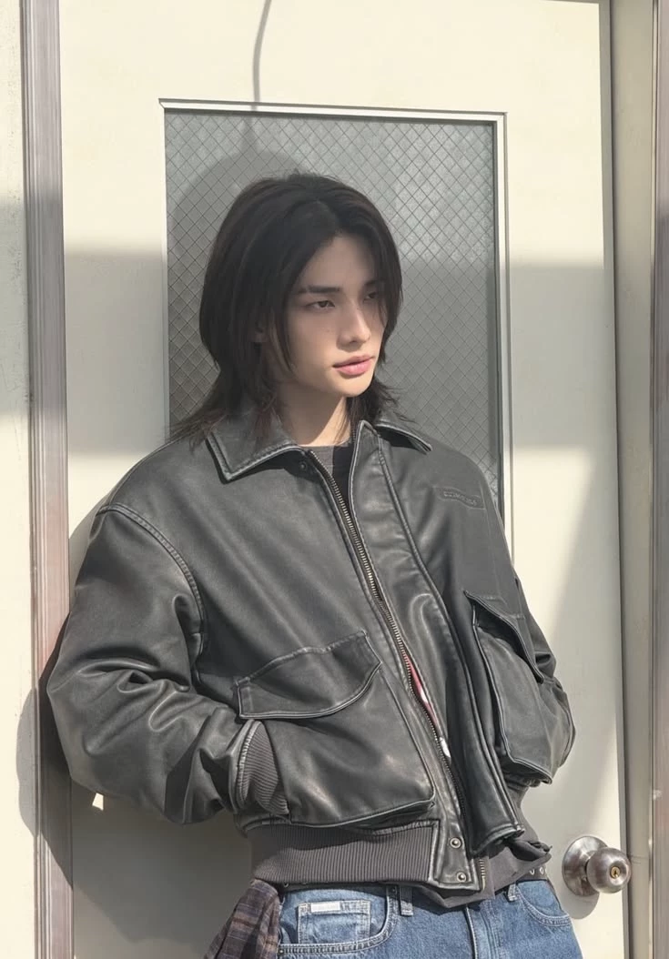 Hwang Hyunjin thumbnail