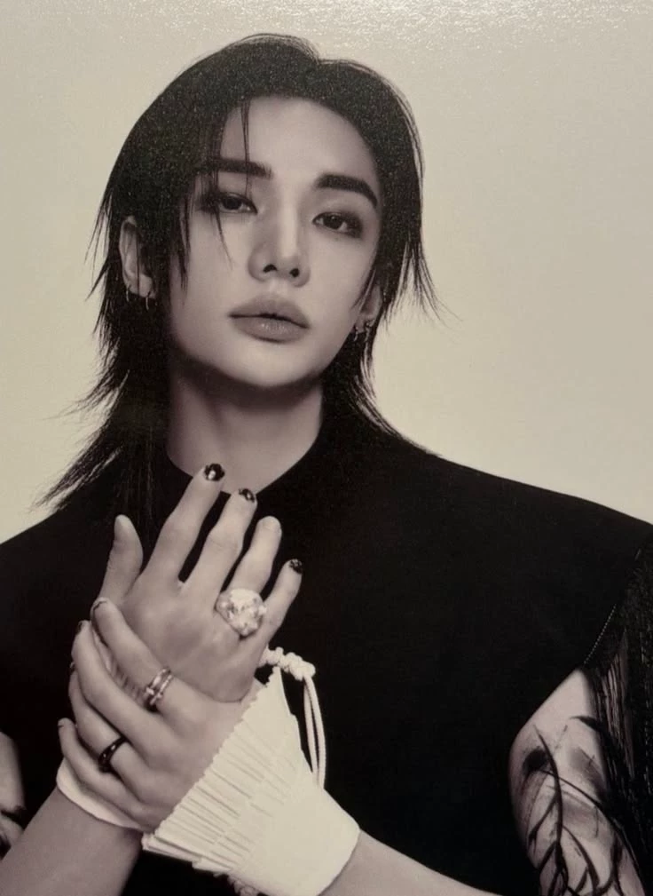 Hwang Hyunjin thumbnail