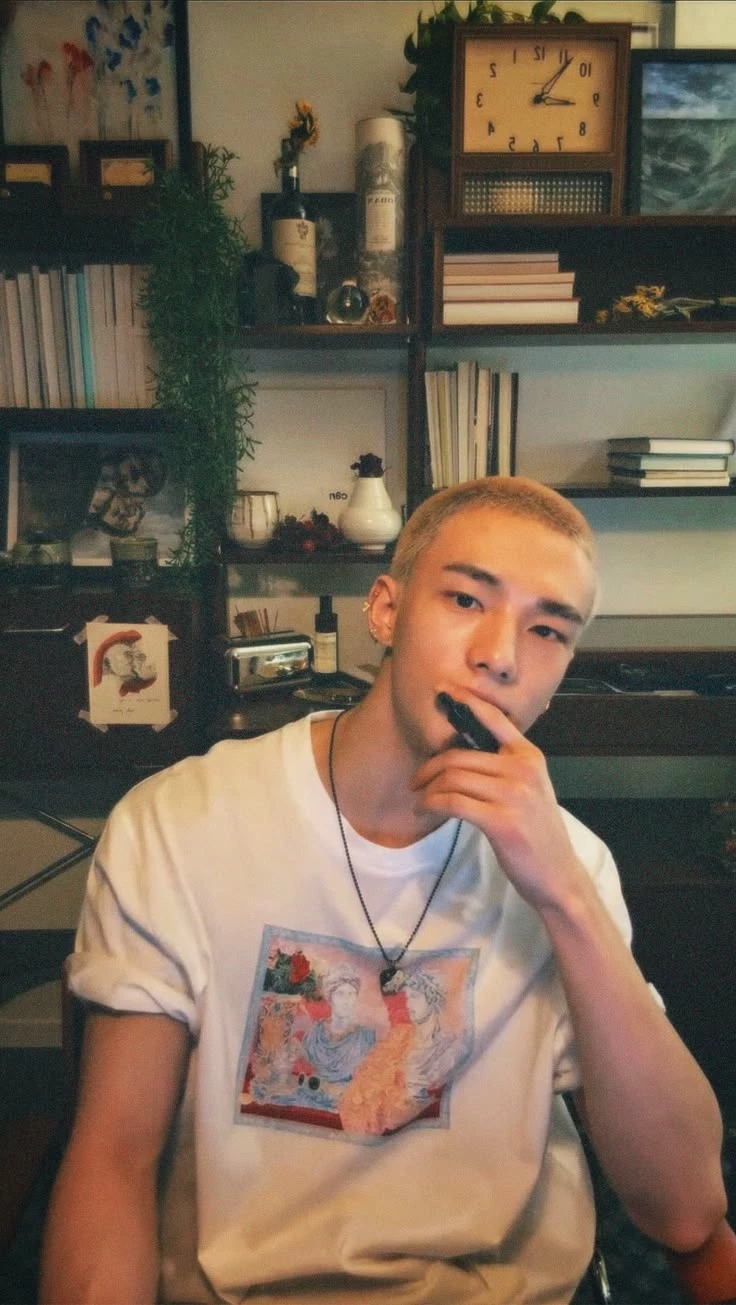 Hwang Hyunjin. thumbnail