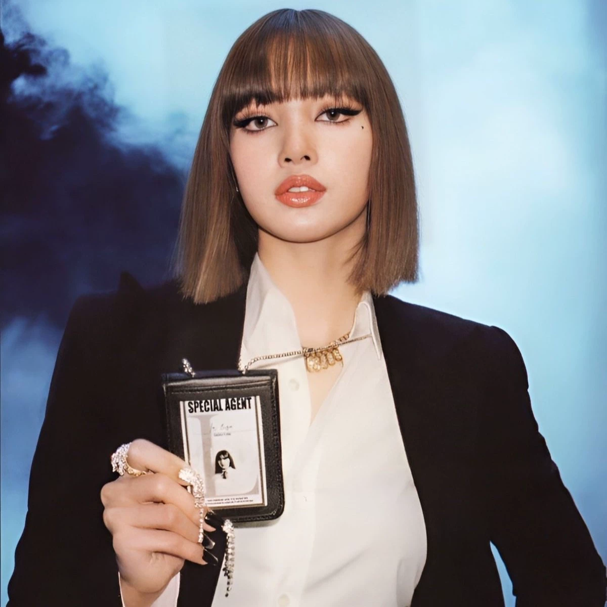 Lalisa maneuver thumbnail