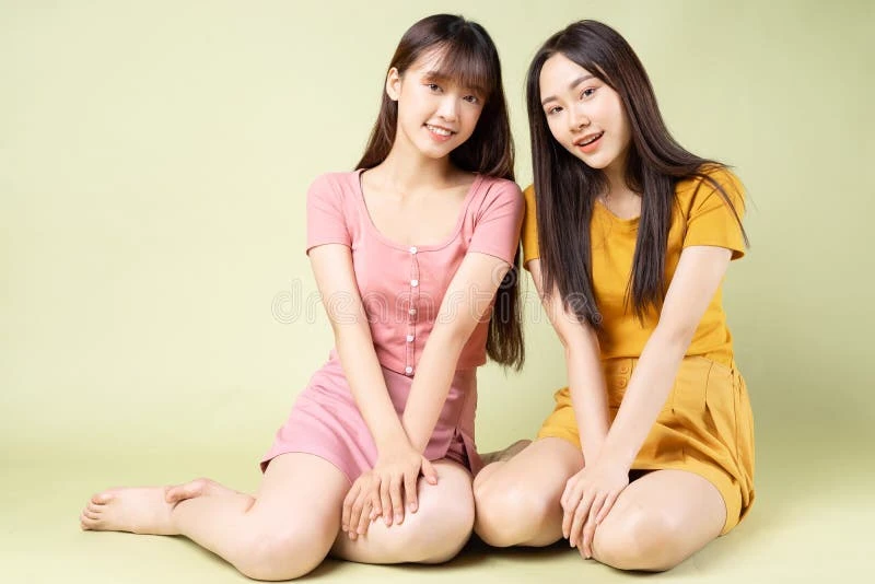 Linda and Clara thumbnail