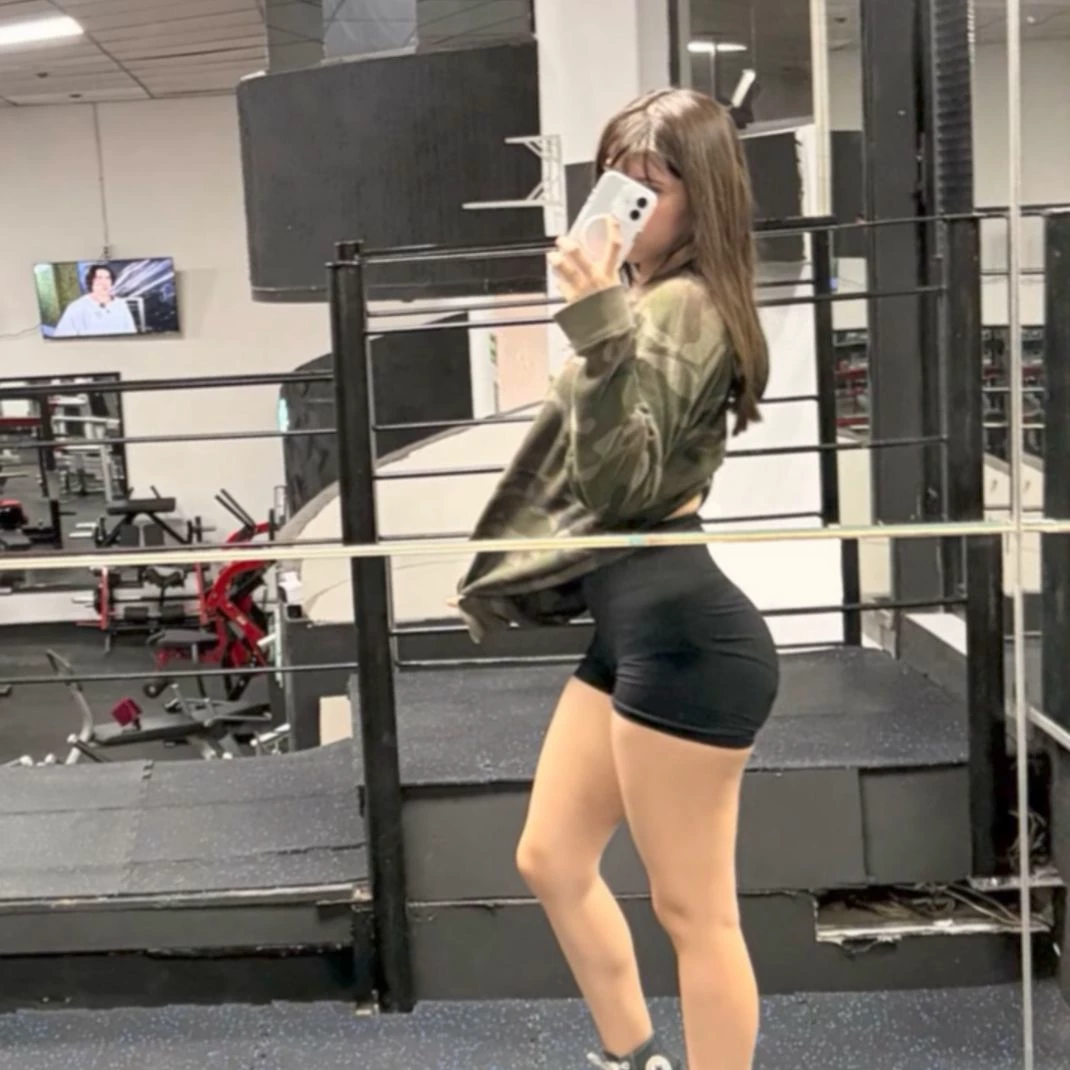 Valeria thumbnail