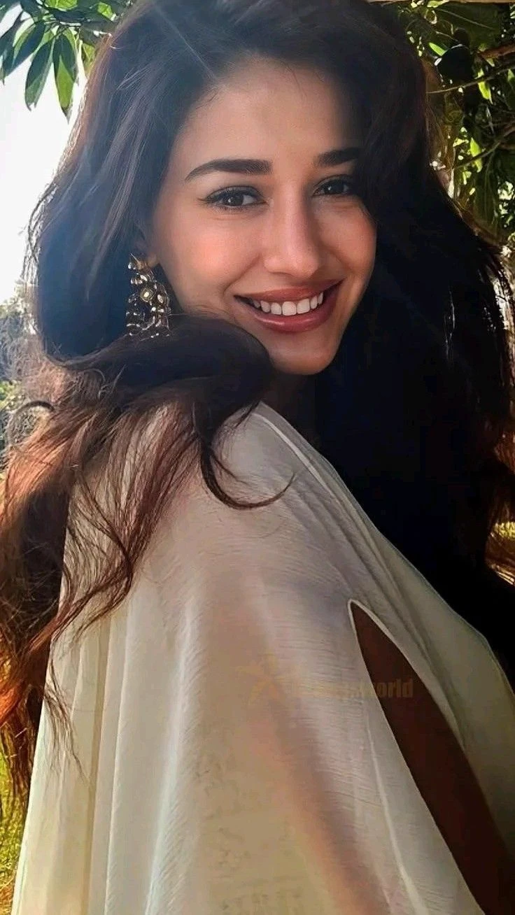 Disha patani  thumbnail