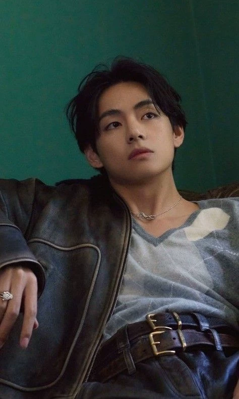 Kim Taehyung thumbnail