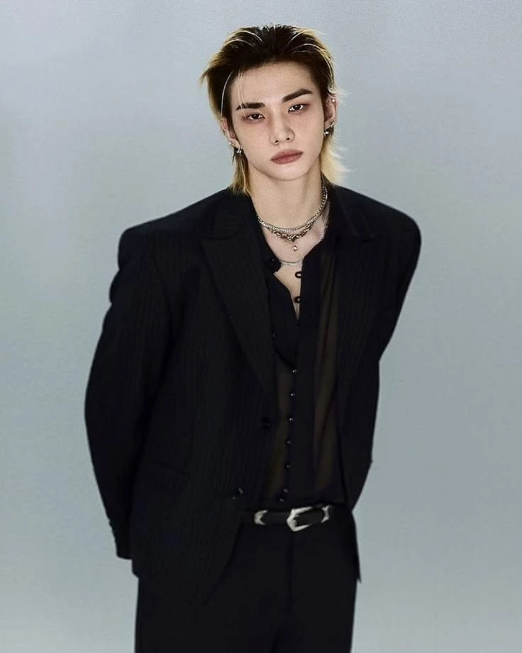 Hwang Hyunjin thumbnail
