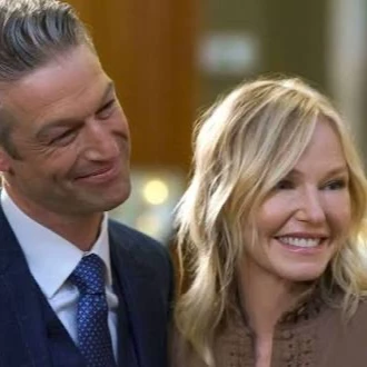 Amanda and Carisi thumbnail