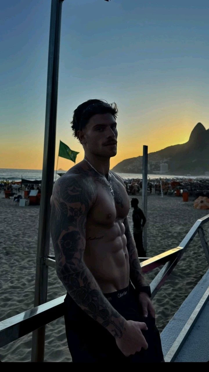 Victor Almeida. thumbnail