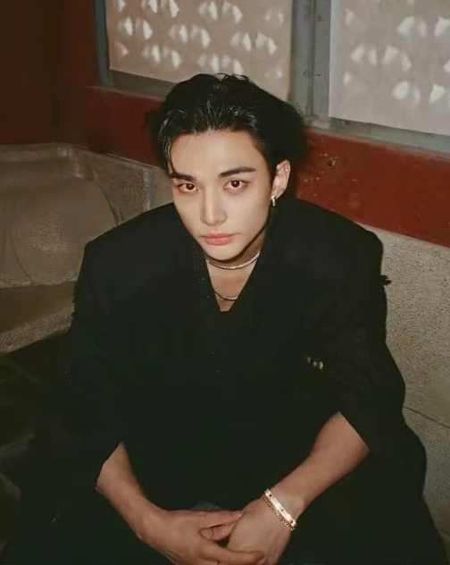 Hwang Hyunjin thumbnail
