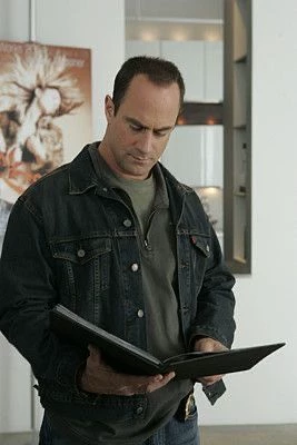 Elliot Stabler (police officer; older man) thumbnail