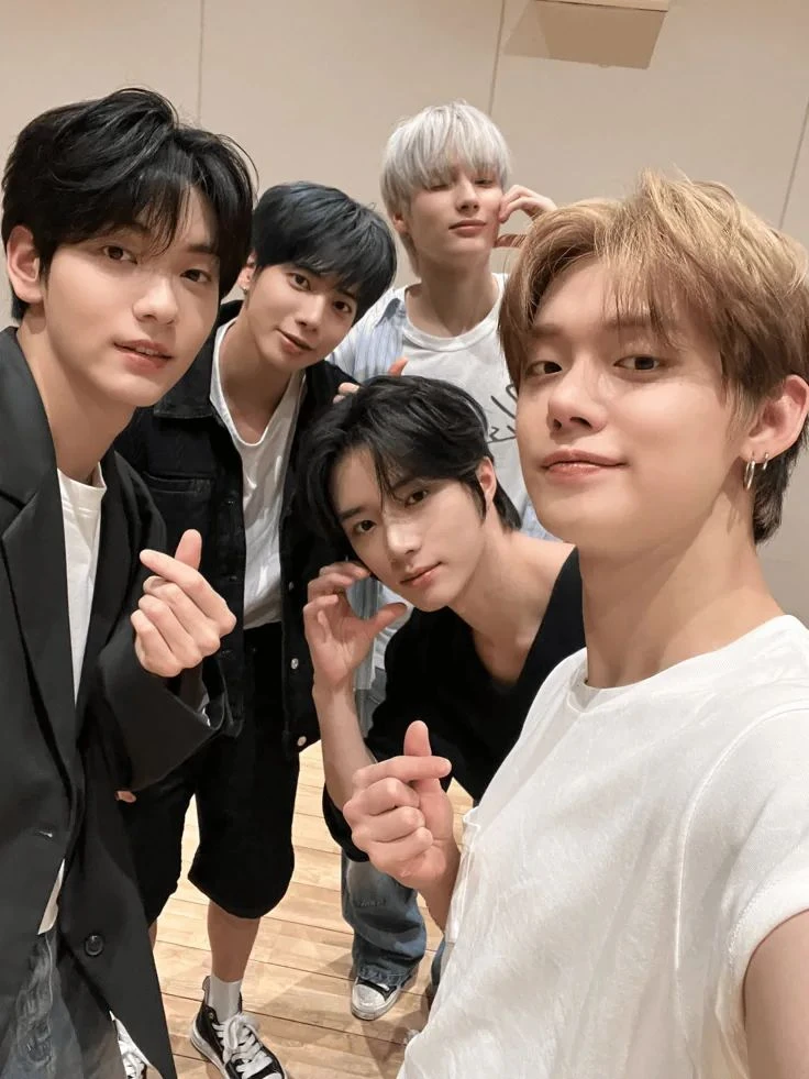 txt (tomorrow x together) thumbnail