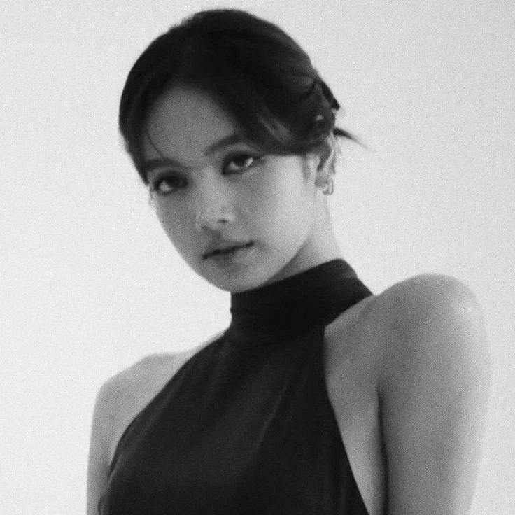 ★ LALISA MANOBAL ★