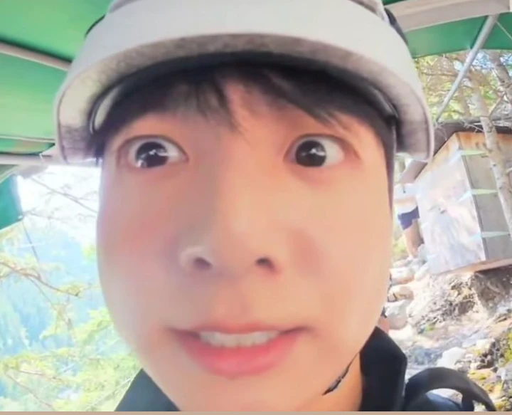 jungkook little space thumbnail