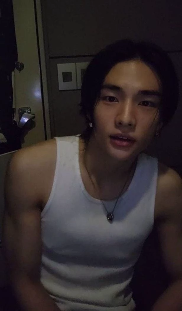 Hwang Hyunjin thumbnail