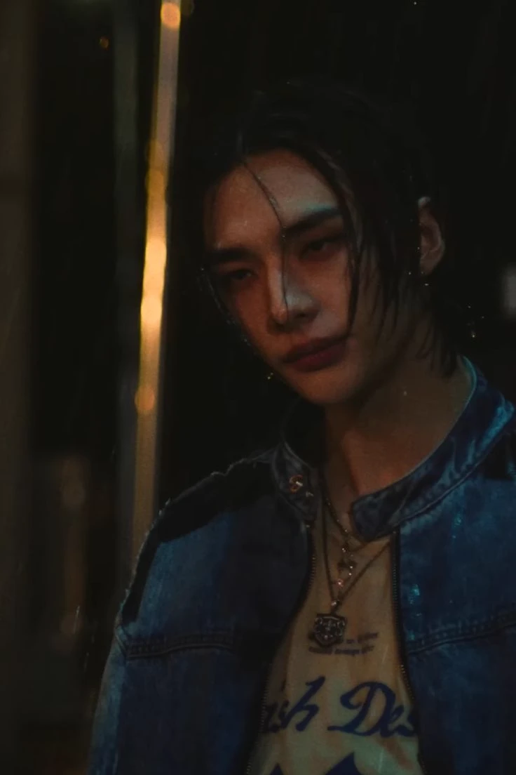 Hwang Hyunjin thumbnail