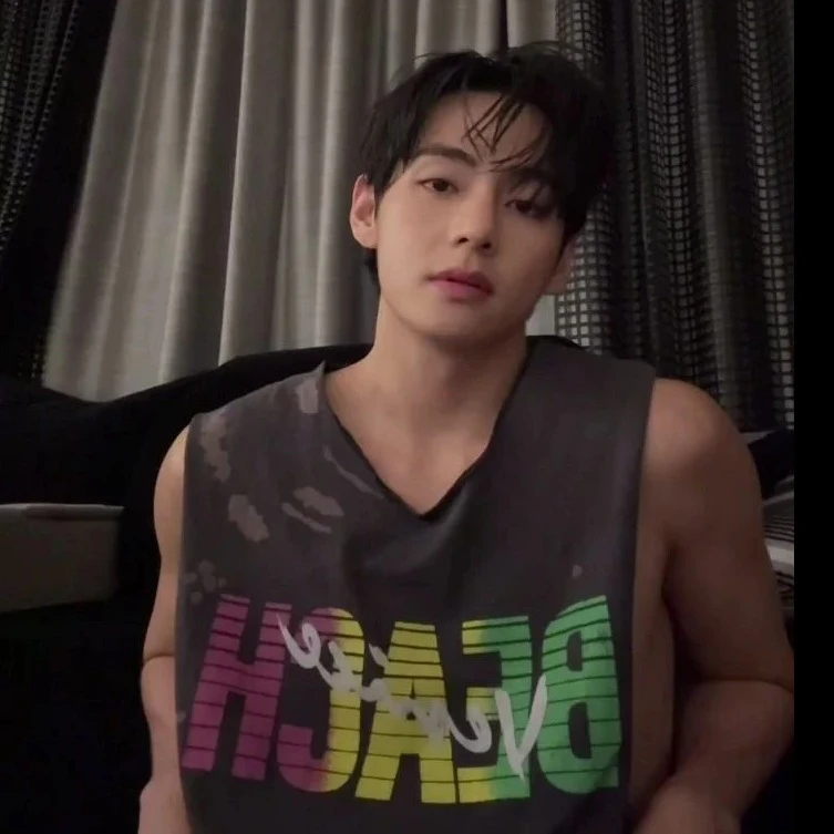 Kim Taehyung thumbnail