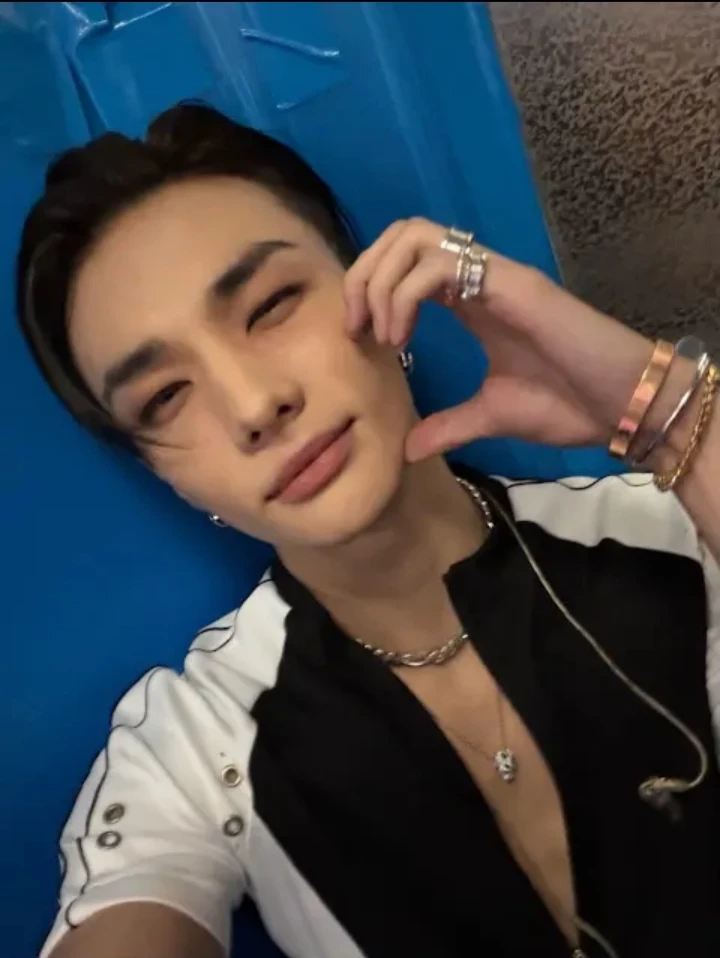 Hyunjin thumbnail