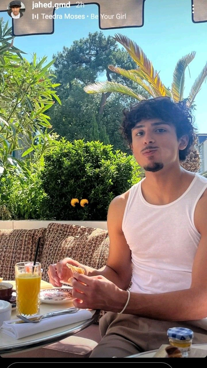 Marcos (swooing Spanish car mechanic) thumbnail