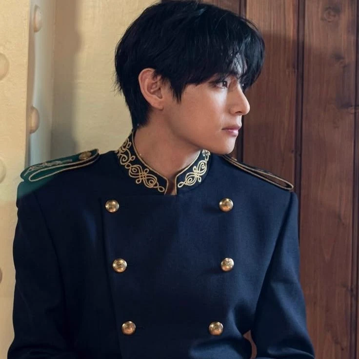 Kim Taehyung thumbnail