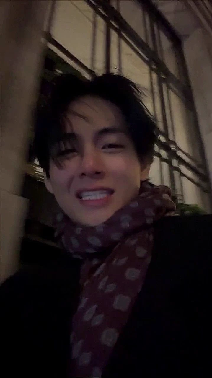 Kim Taehyung thumbnail