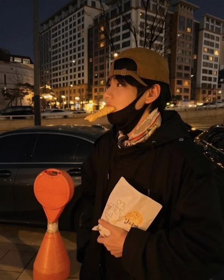 Kim Taehyung thumbnail