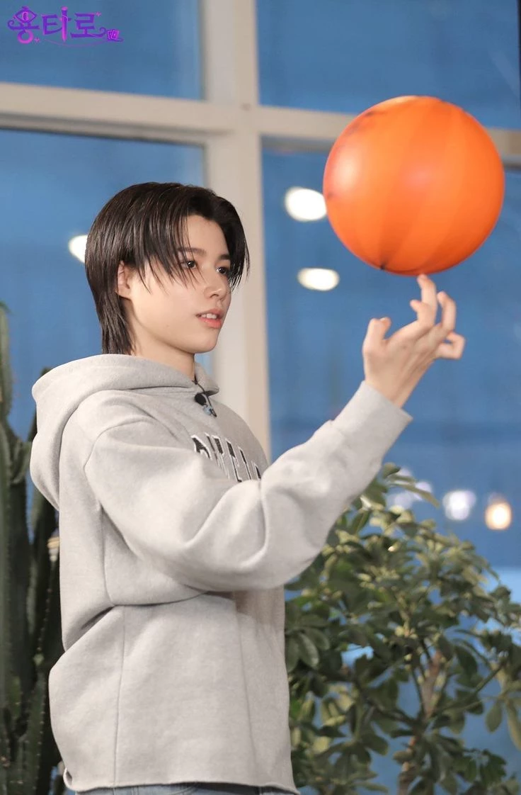 Louis Lim (LNGSHOT) thumbnail