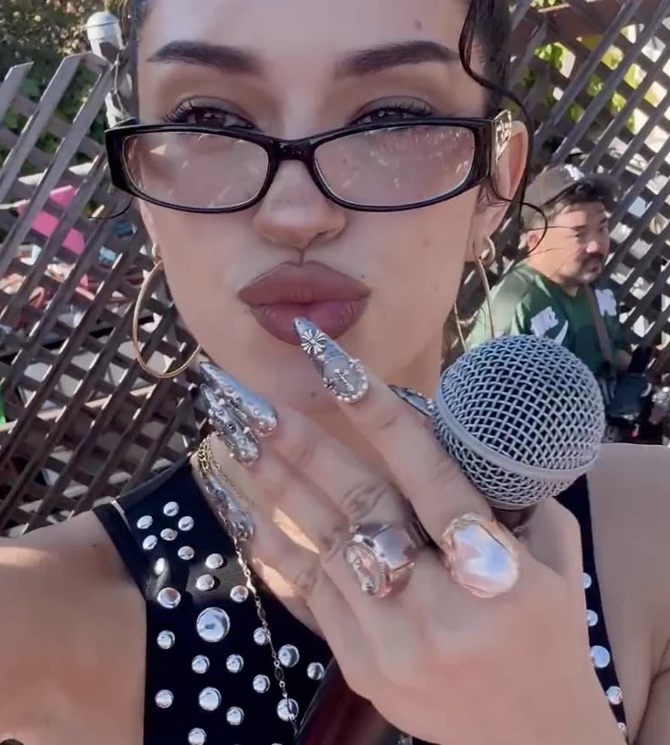 Daniela thumbnail