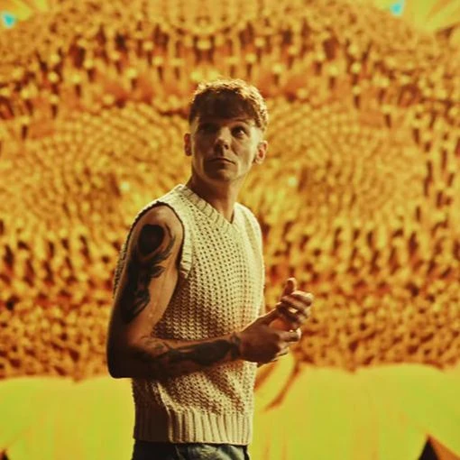 Louis Tomlinson thumbnail