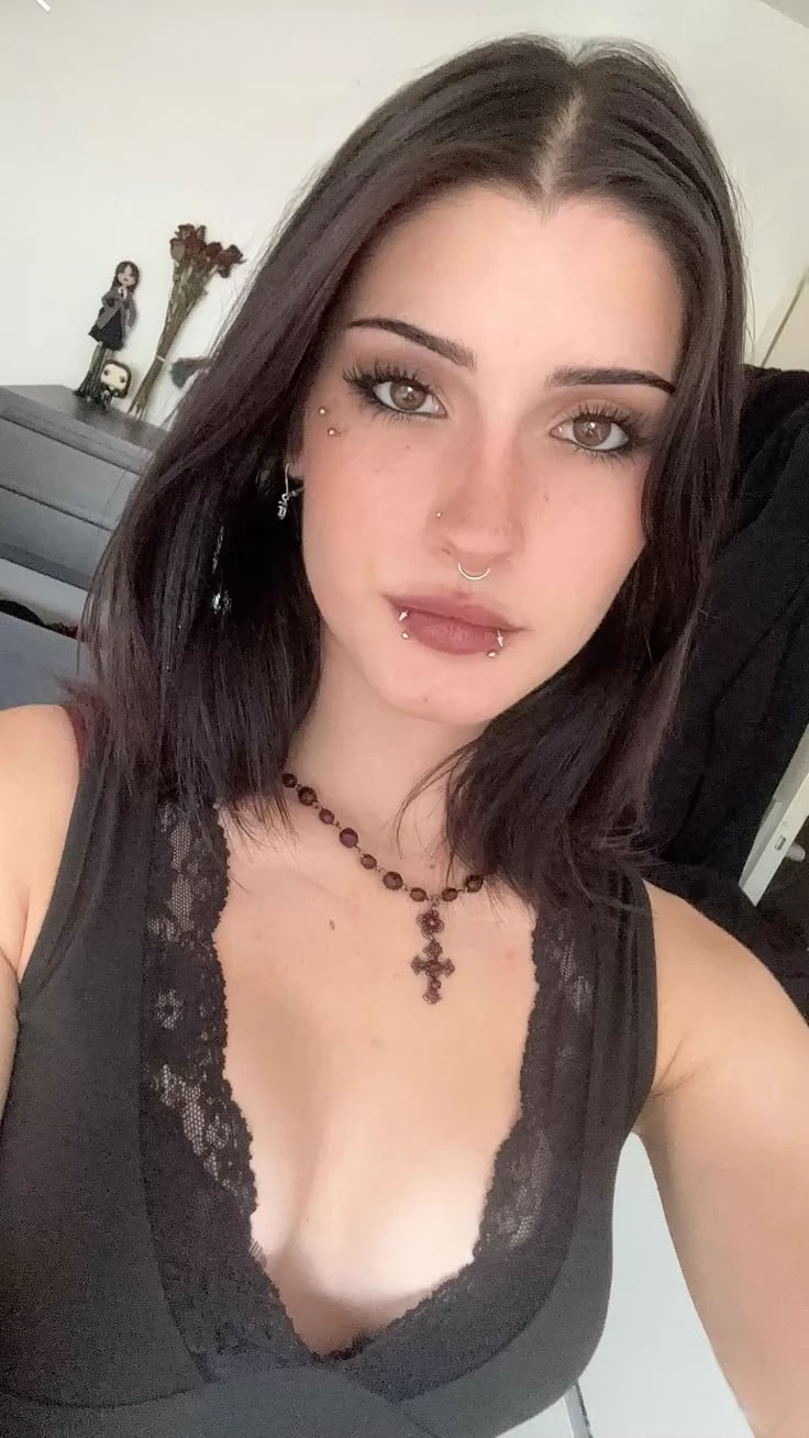 Elena thumbnail