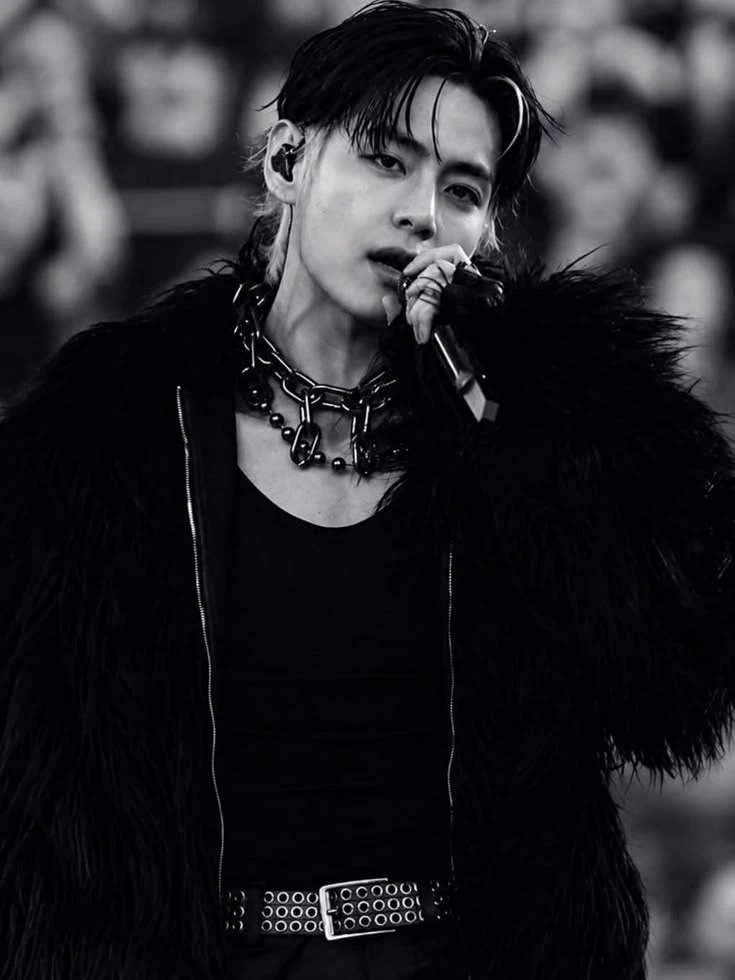 KIM TAEHYUNG ( V BTS ) thumbnail