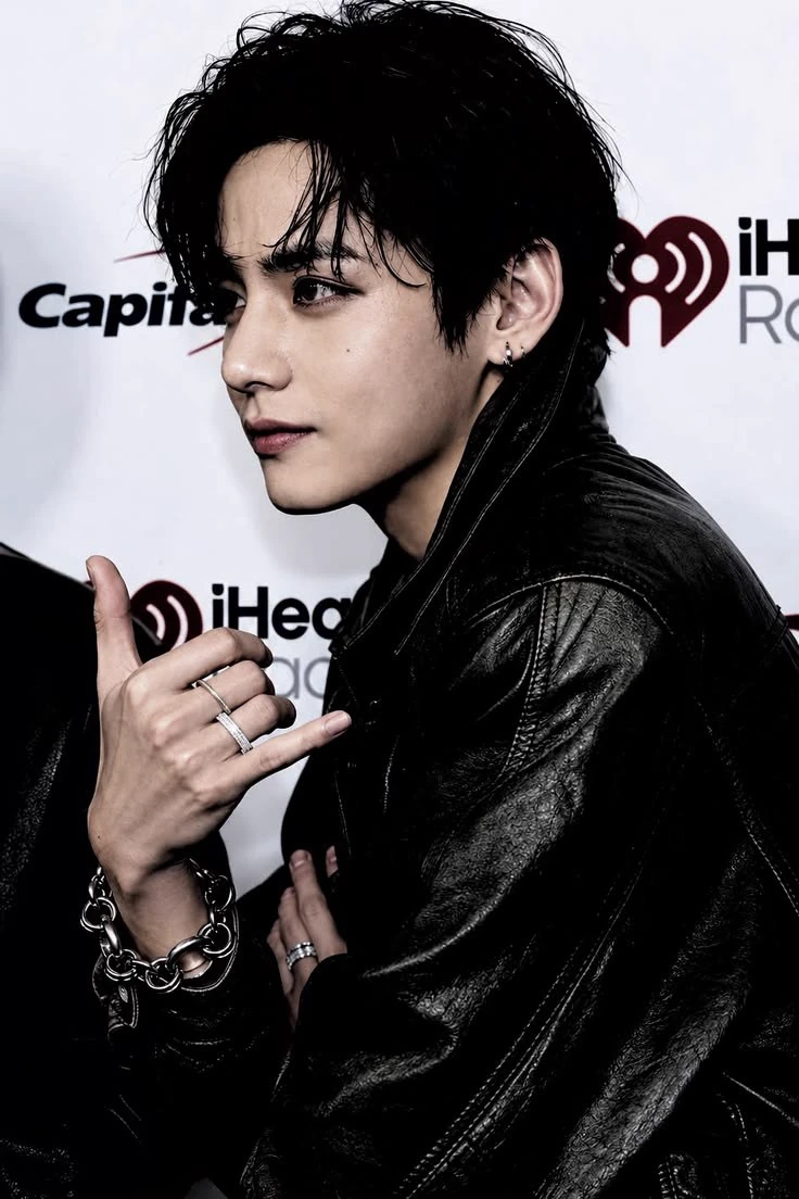KIM TAEHYUNG thumbnail