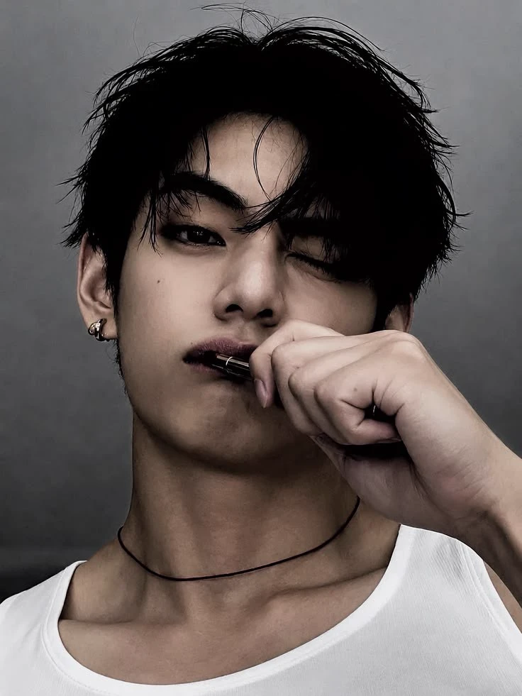KIM TAEHYUNG thumbnail