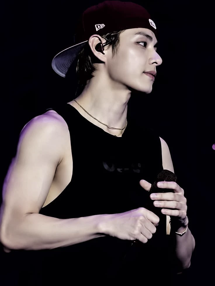 KIM TAEHYUNG thumbnail