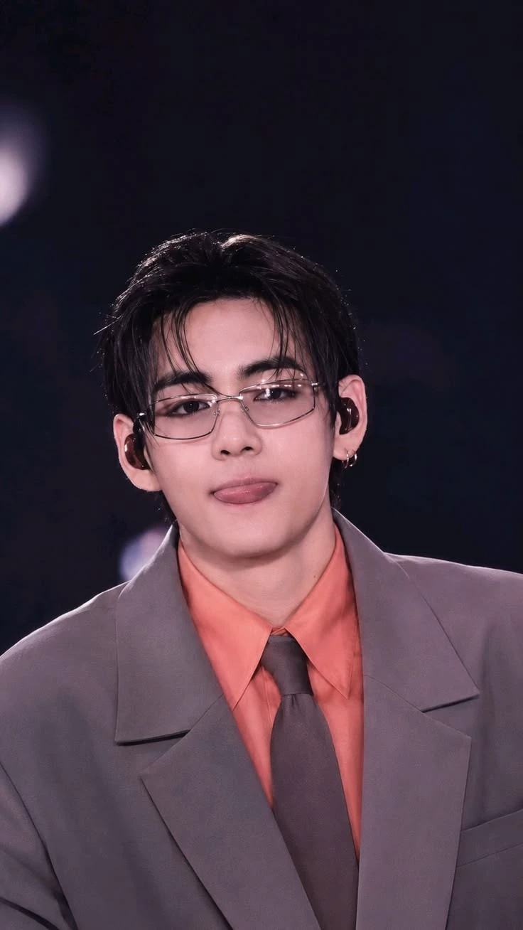Kim Taehyung thumbnail