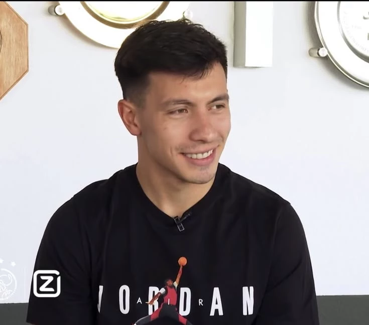 Lisandro Martínez thumbnail