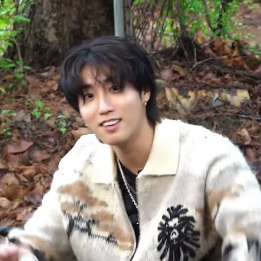 Han jisung thumbnail