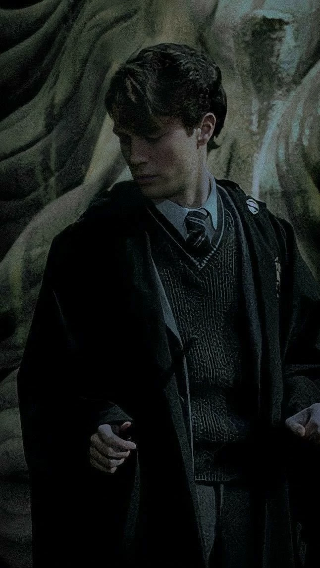 Tom Marvolo Riddle thumbnail
