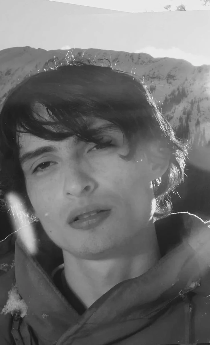 Finn Wolfhard 🩸🦇 thumbnail
