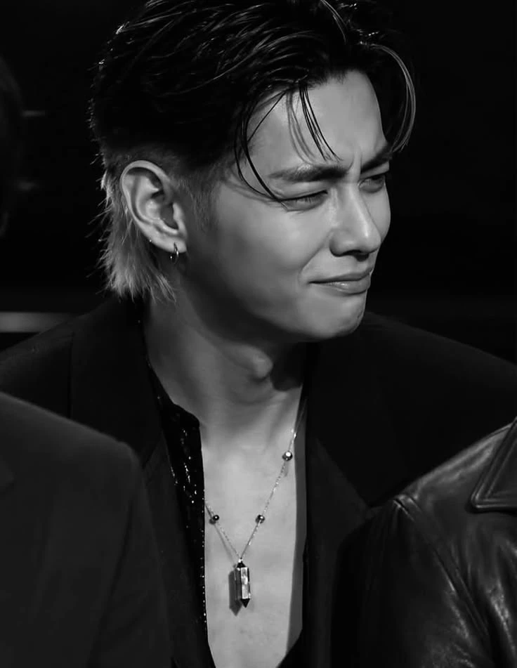 Kim Taehyung  thumbnail