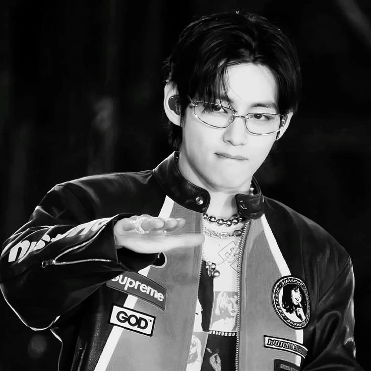 Kim Taehyung thumbnail