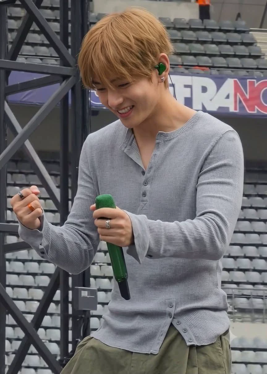 Kim Taehyung thumbnail