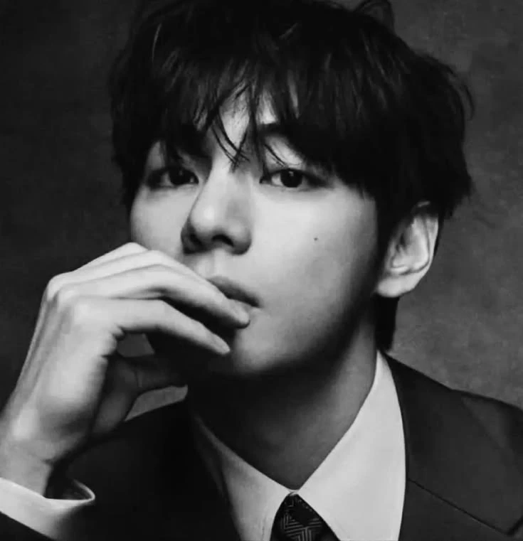 Kim Taehyung thumbnail