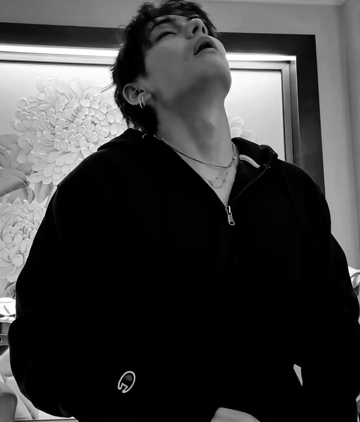 Kim Taehyung thumbnail