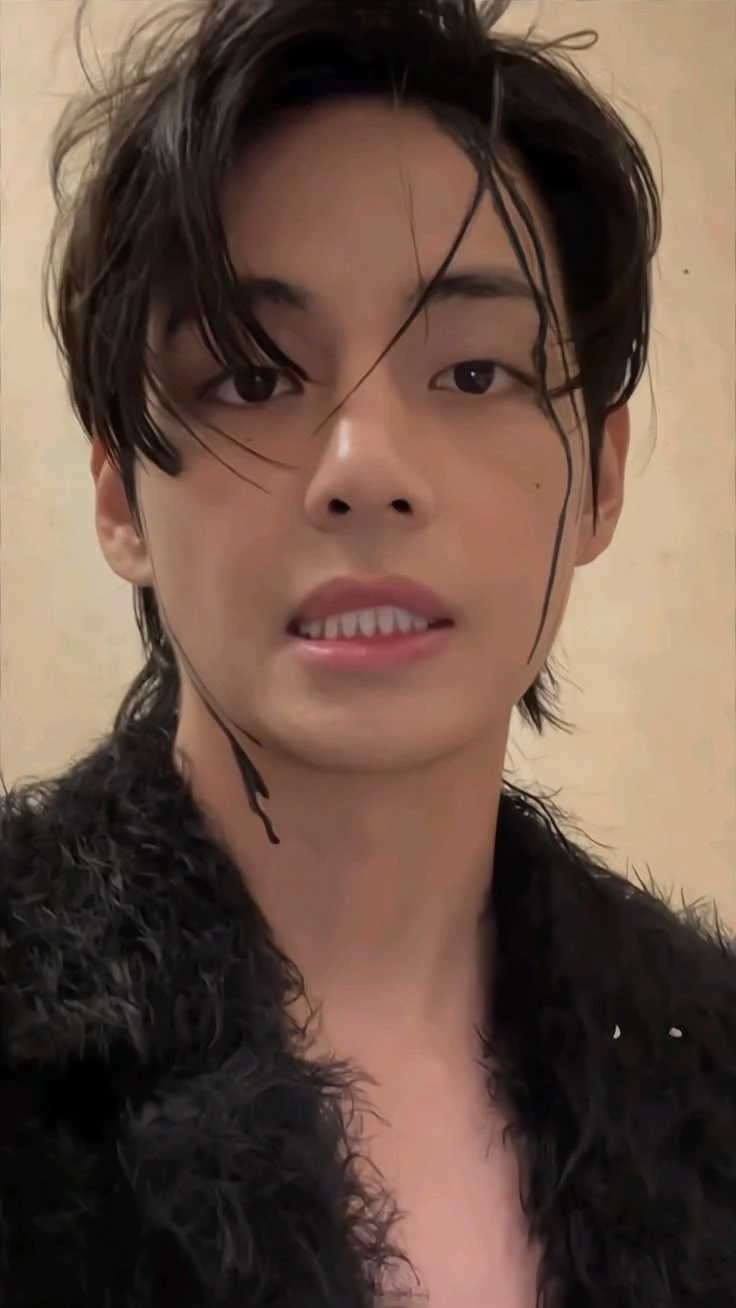 Kim Taehyung  thumbnail
