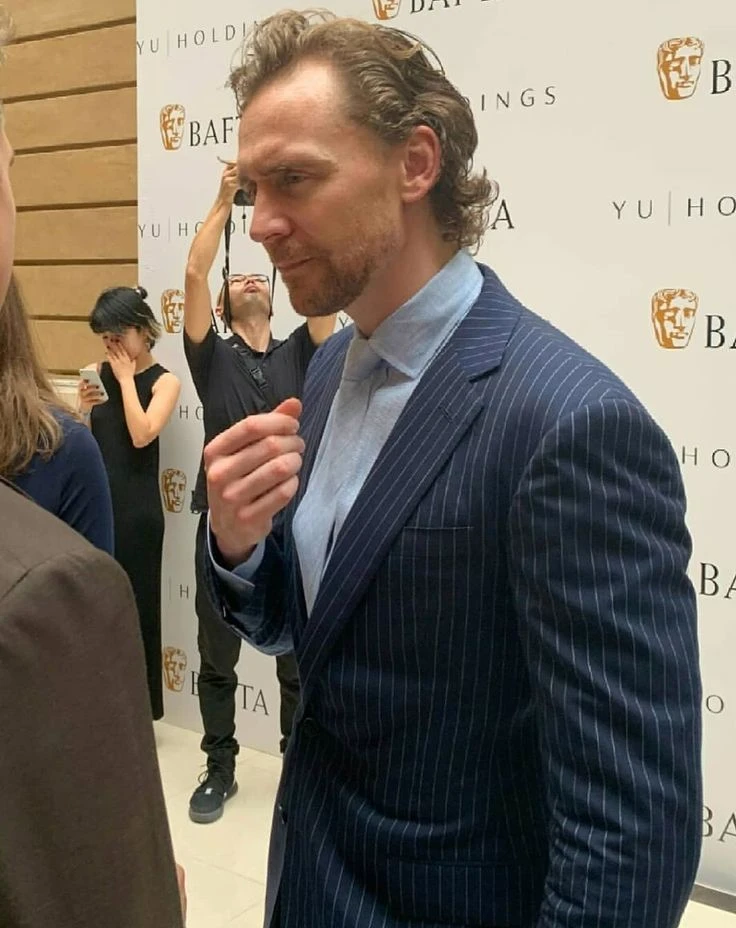 Tom Hiddleston thumbnail