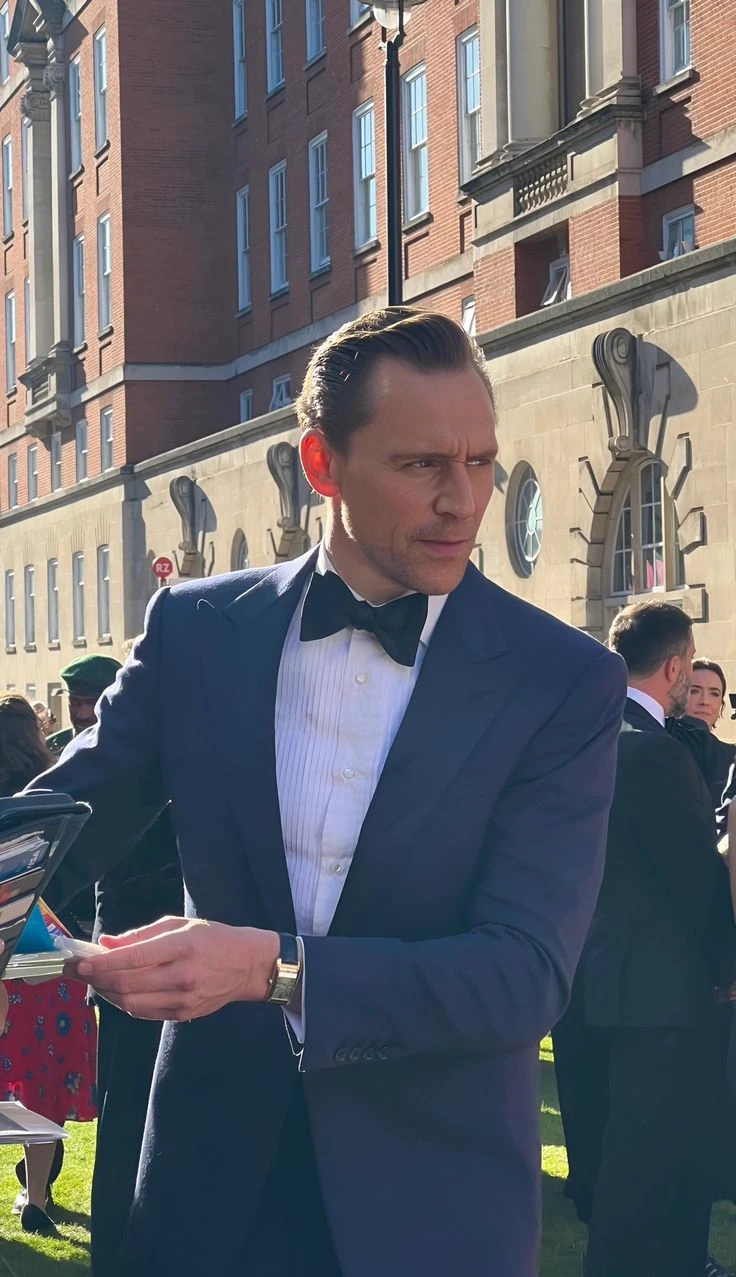 Tom Hiddleston thumbnail