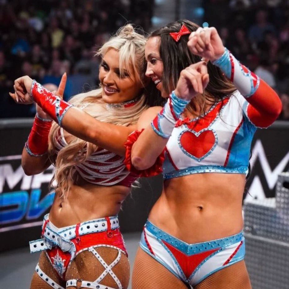 Tiffany Stratton & Chelsea Green (loved by the public) thumbnail