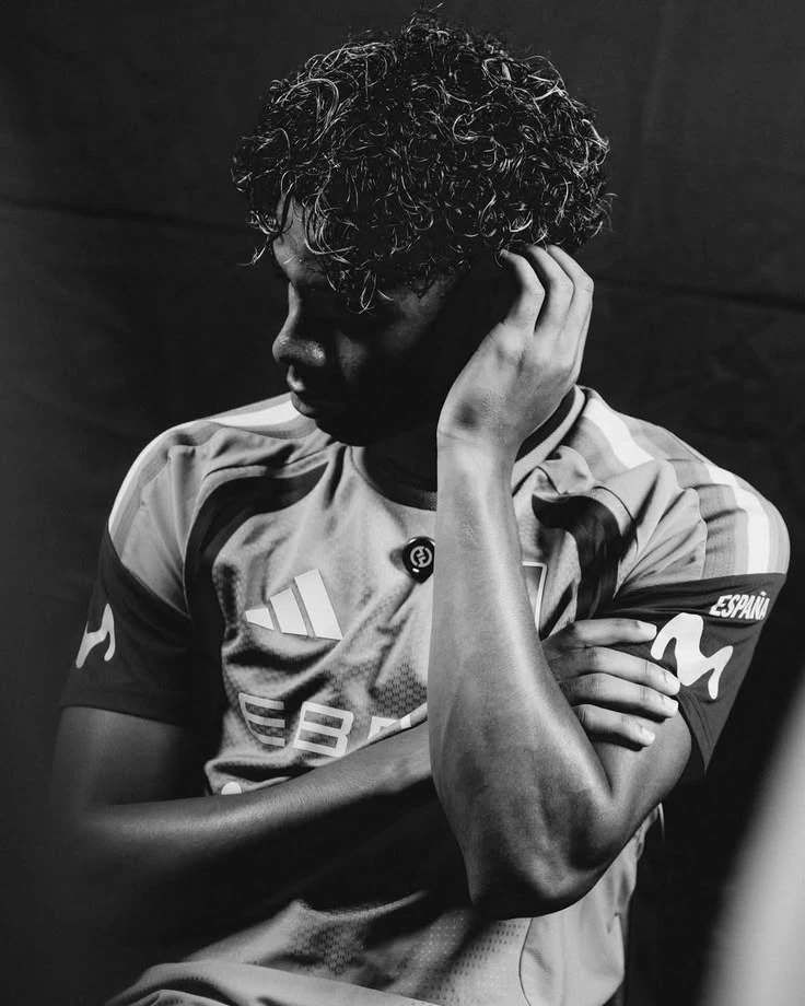 Lamine Yamal \| Paid Fake Romance thumbnail